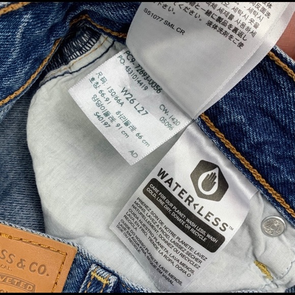 Levi's Premium Ribcage Straight Ankle Jeans - Picture 6 of 7